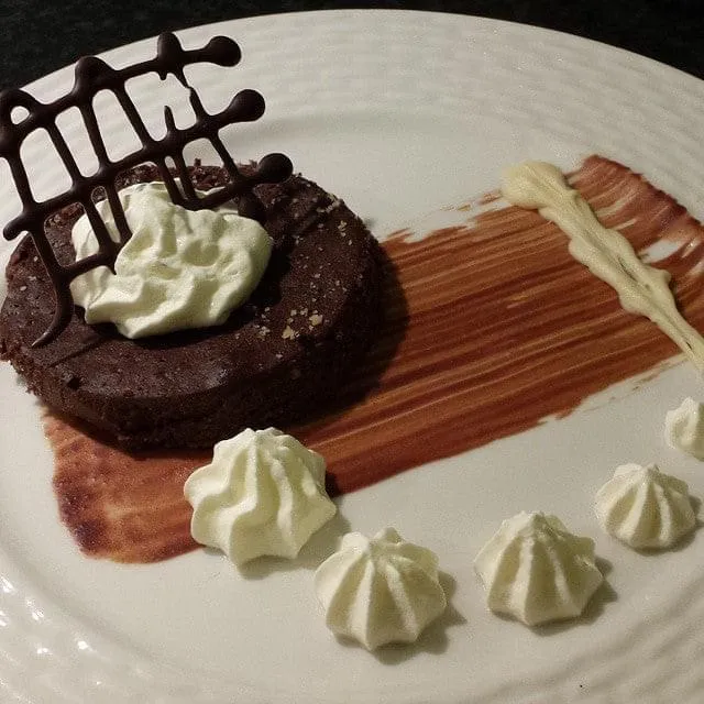 Low Carb Mørk Chokolade Hasselnød 125g uden sukker